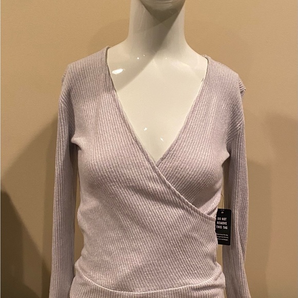 Express Ladies Heather Gray Long Sleeve Faux Wrap Throng Bodysuit NWT - Picture 2 of 10